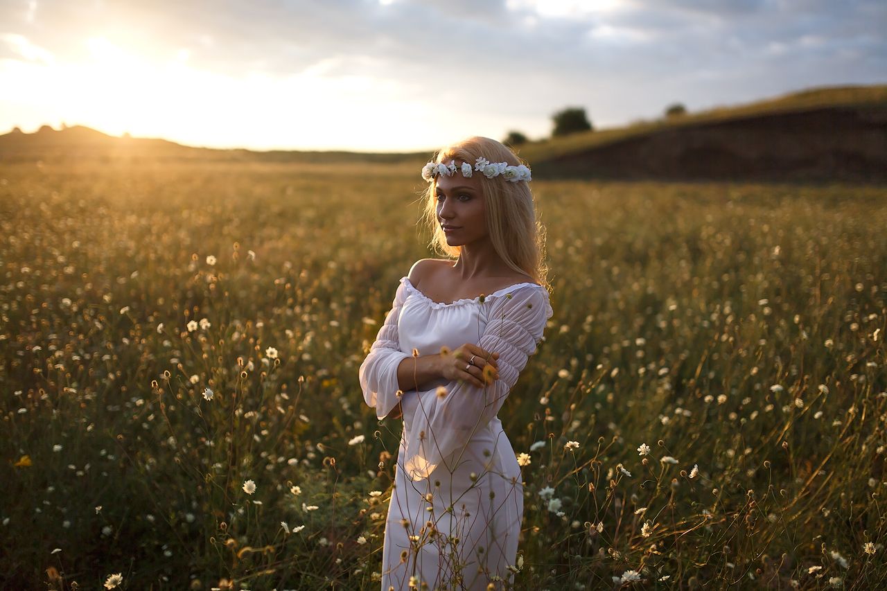 Girls in Slavic costumes in Sao Jose dos Campos